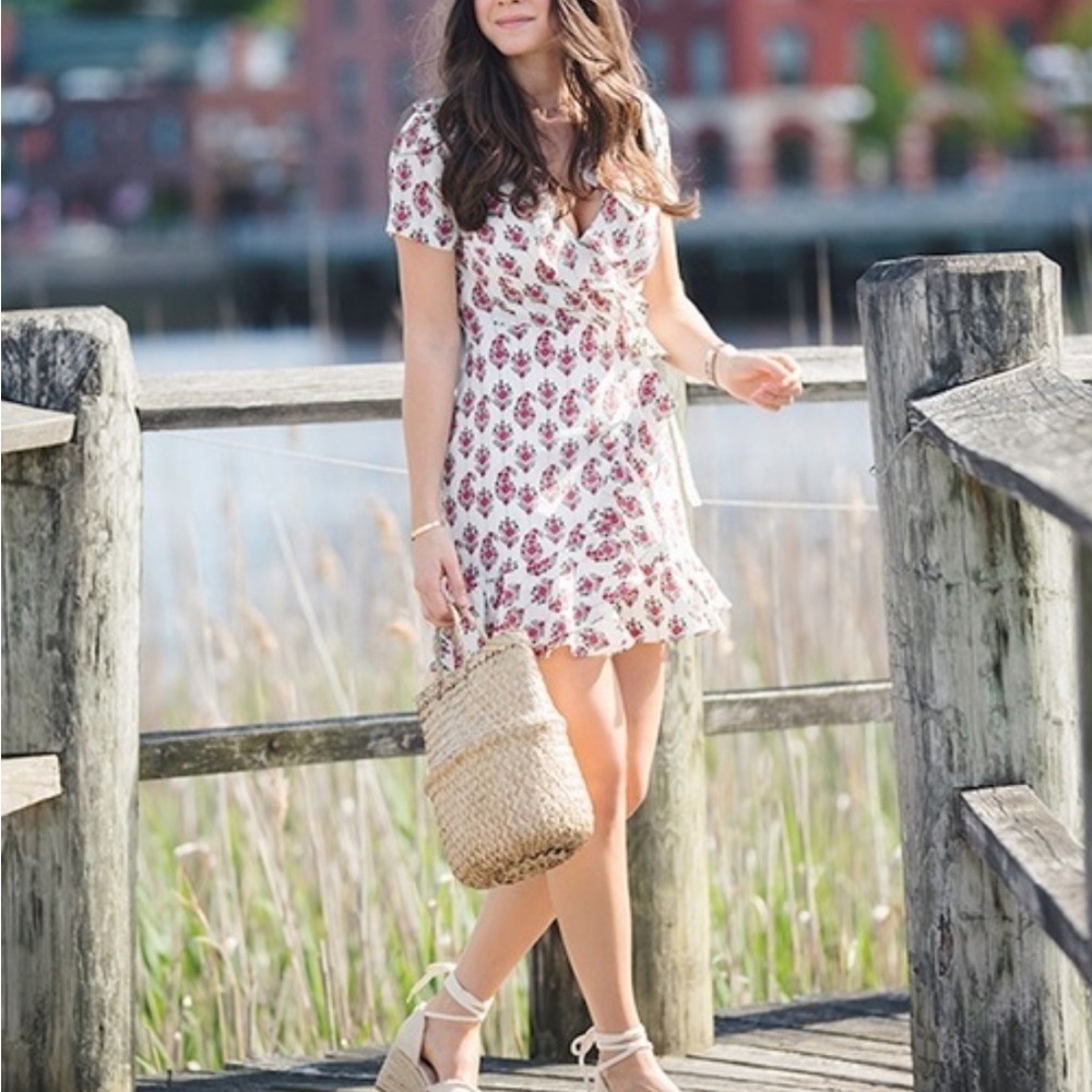 Club Monaco White Pink Floral Silk Menditha Wrap Mini Dress US 4